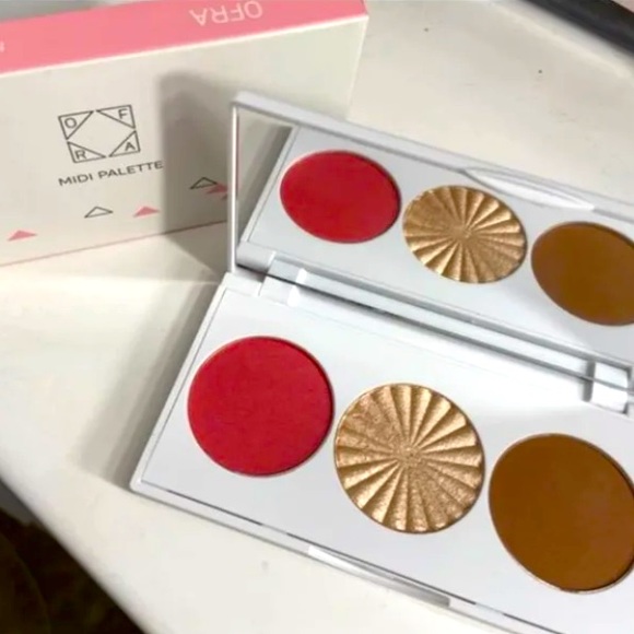 Makeup palette - Picture 1 of 2